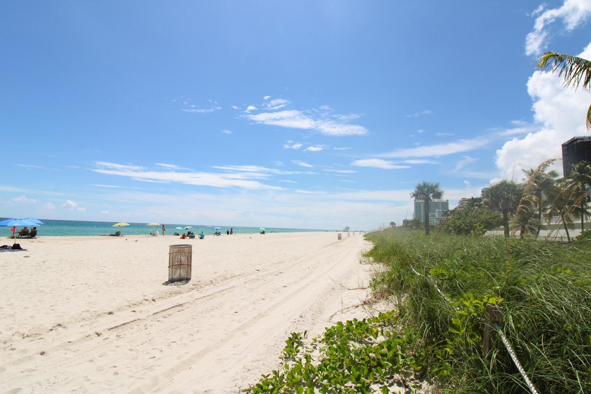 Castle Pavillon 8 Beachfront - Private Beach Access Loft With 2-Story, Pool, Tennis, Free Parking Access Miami Beach Exterior foto