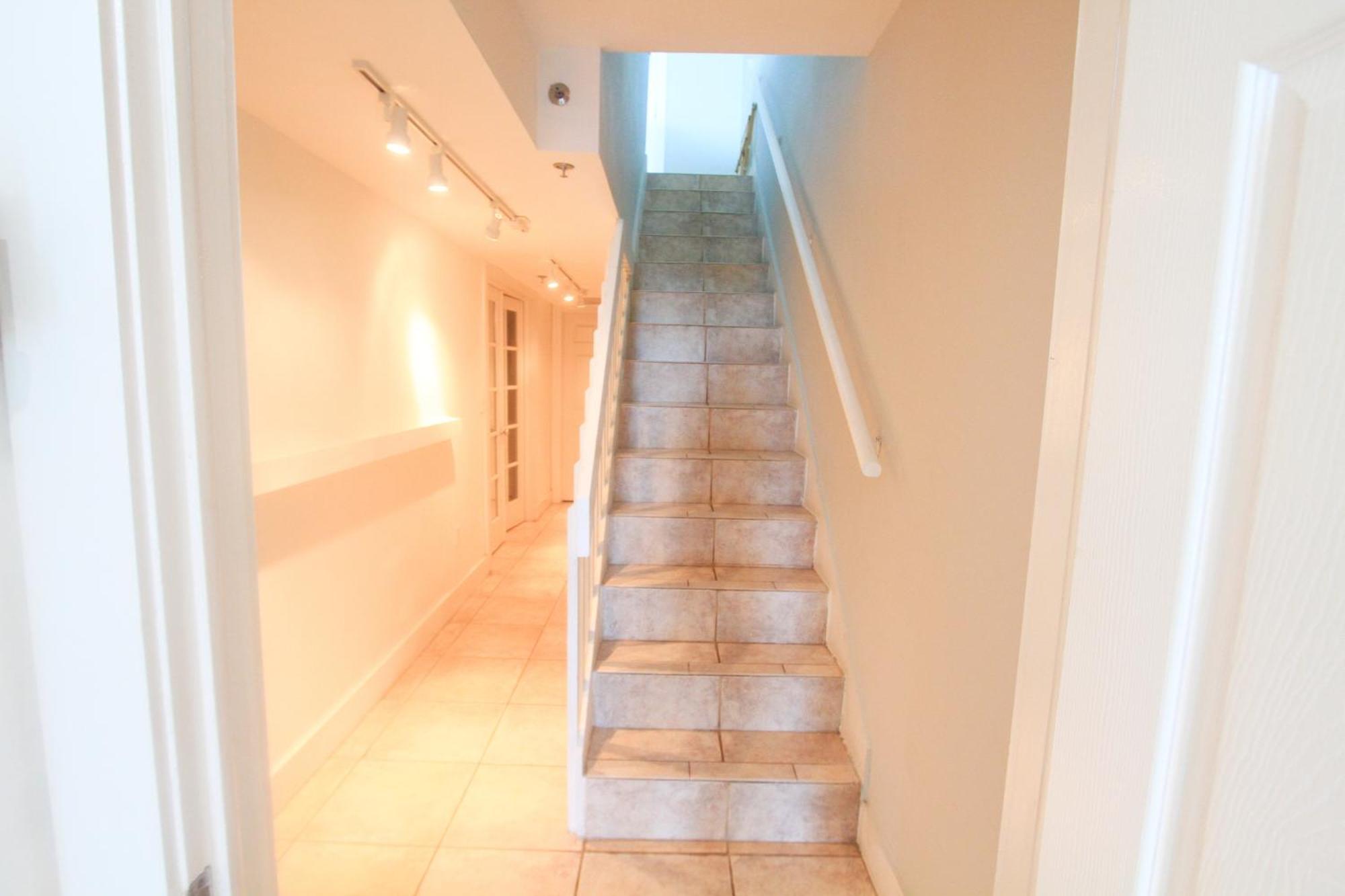 Castle Pavillon 8 Beachfront - Private Beach Access Loft With 2-Story, Pool, Tennis, Free Parking Access Miami Beach Exterior foto