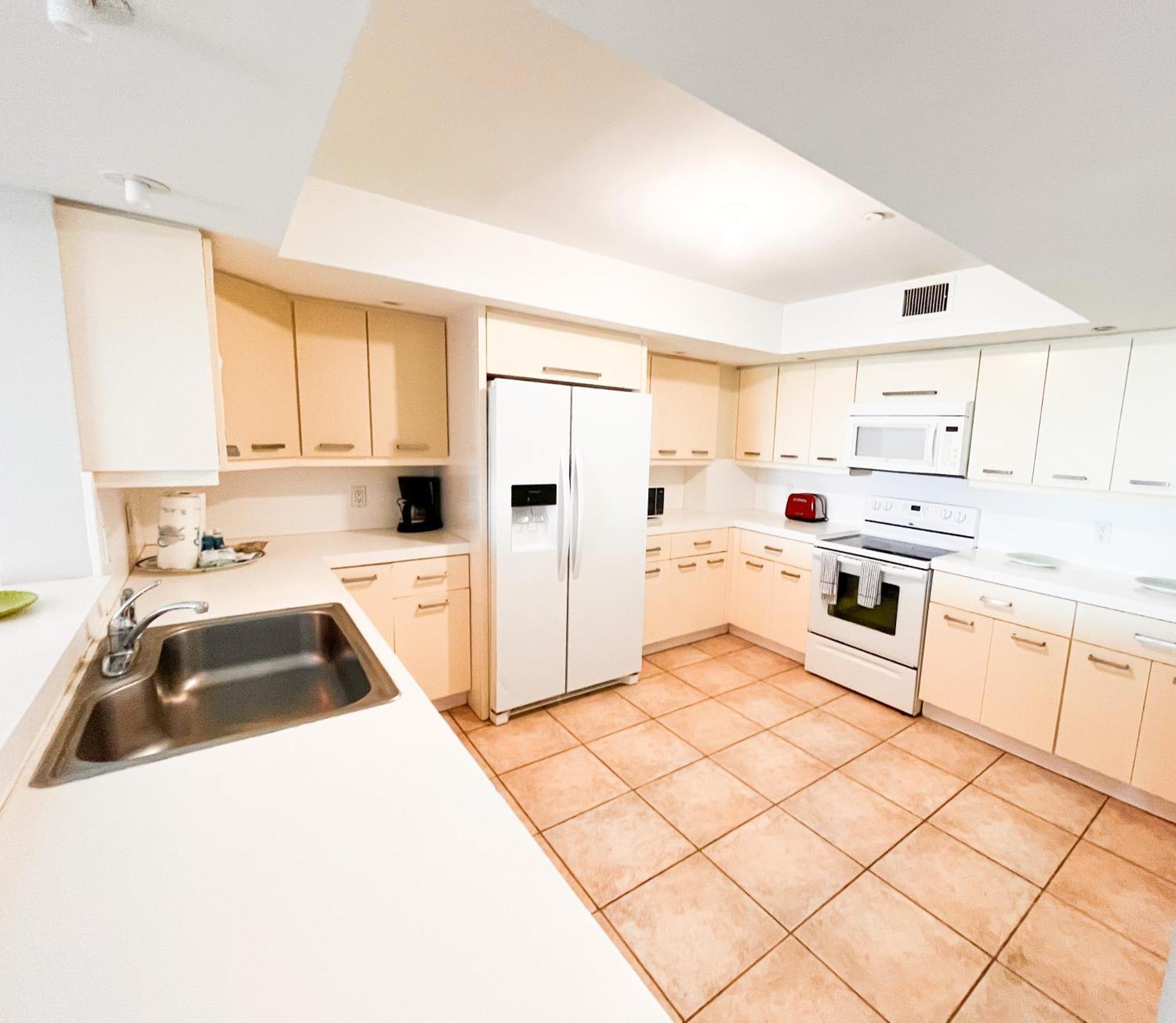 Castle Pavillon 8 Beachfront - Private Beach Access Loft With 2-Story, Pool, Tennis, Free Parking Access Miami Beach Exterior foto