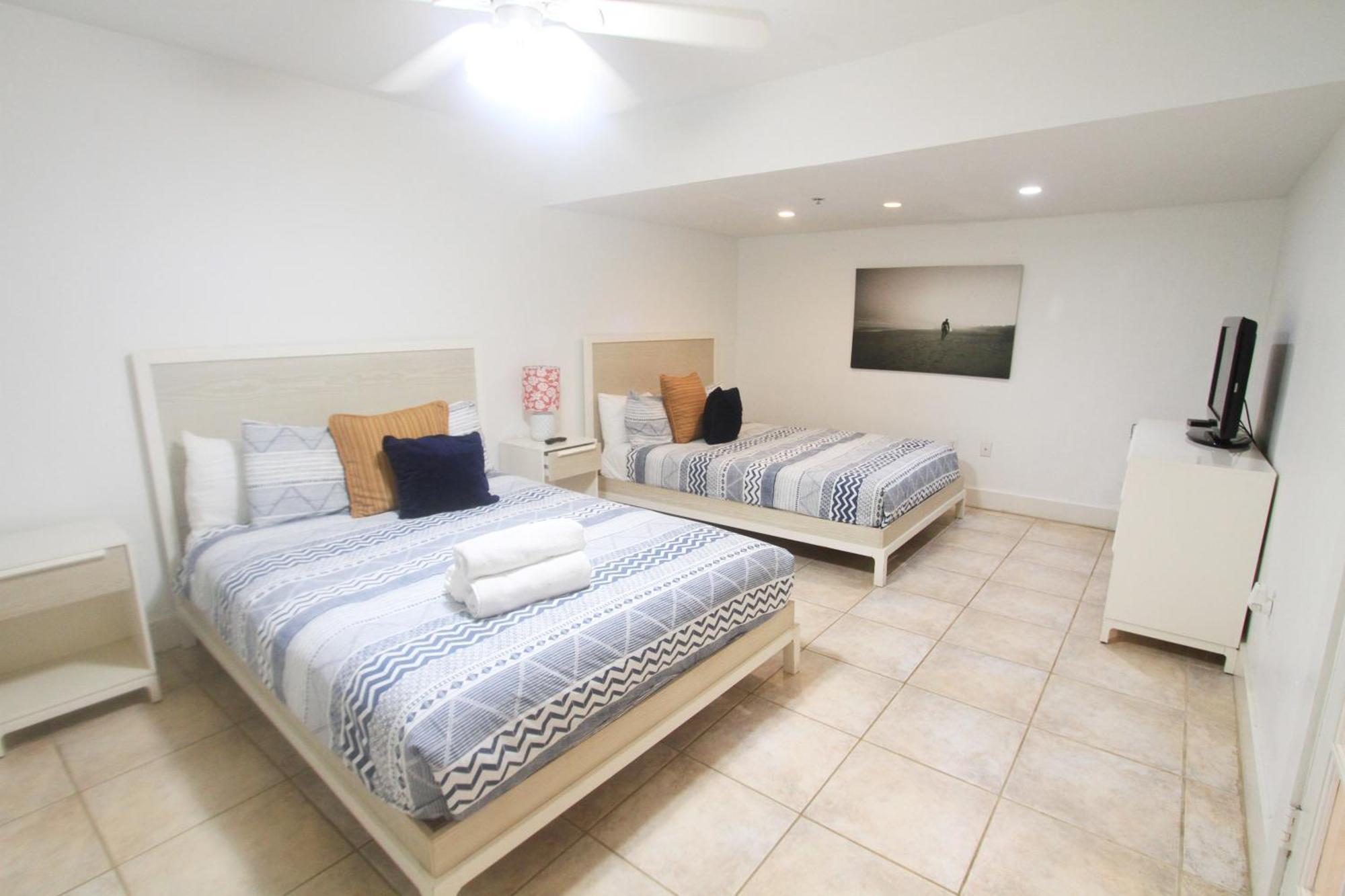 Castle Pavillon 8 Beachfront - Private Beach Access Loft With 2-Story, Pool, Tennis, Free Parking Access Miami Beach Exterior foto