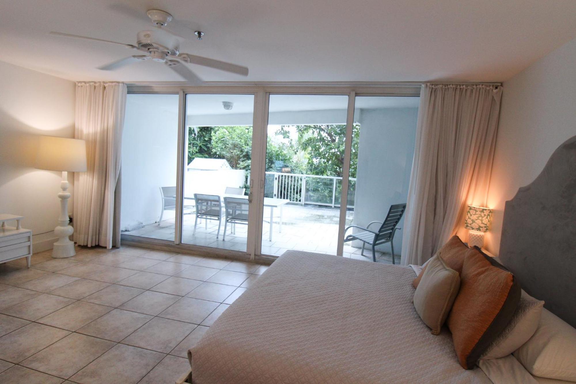 Castle Pavillon 8 Beachfront - Private Beach Access Loft With 2-Story, Pool, Tennis, Free Parking Access Miami Beach Exterior foto