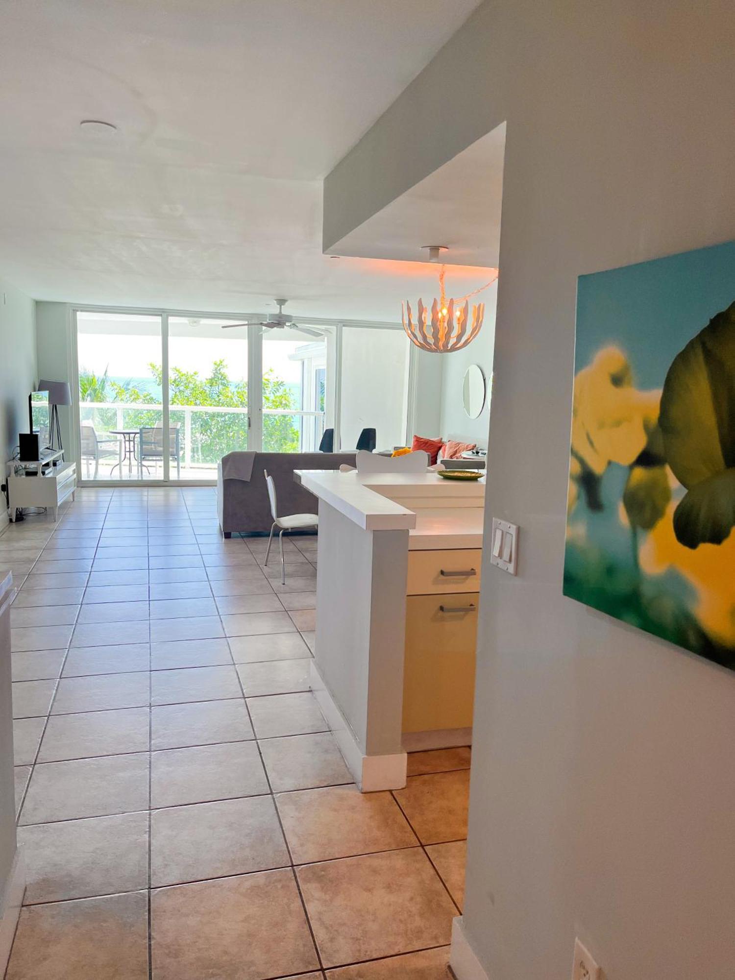 Castle Pavillon 8 Beachfront - Private Beach Access Loft With 2-Story, Pool, Tennis, Free Parking Access Miami Beach Exterior foto