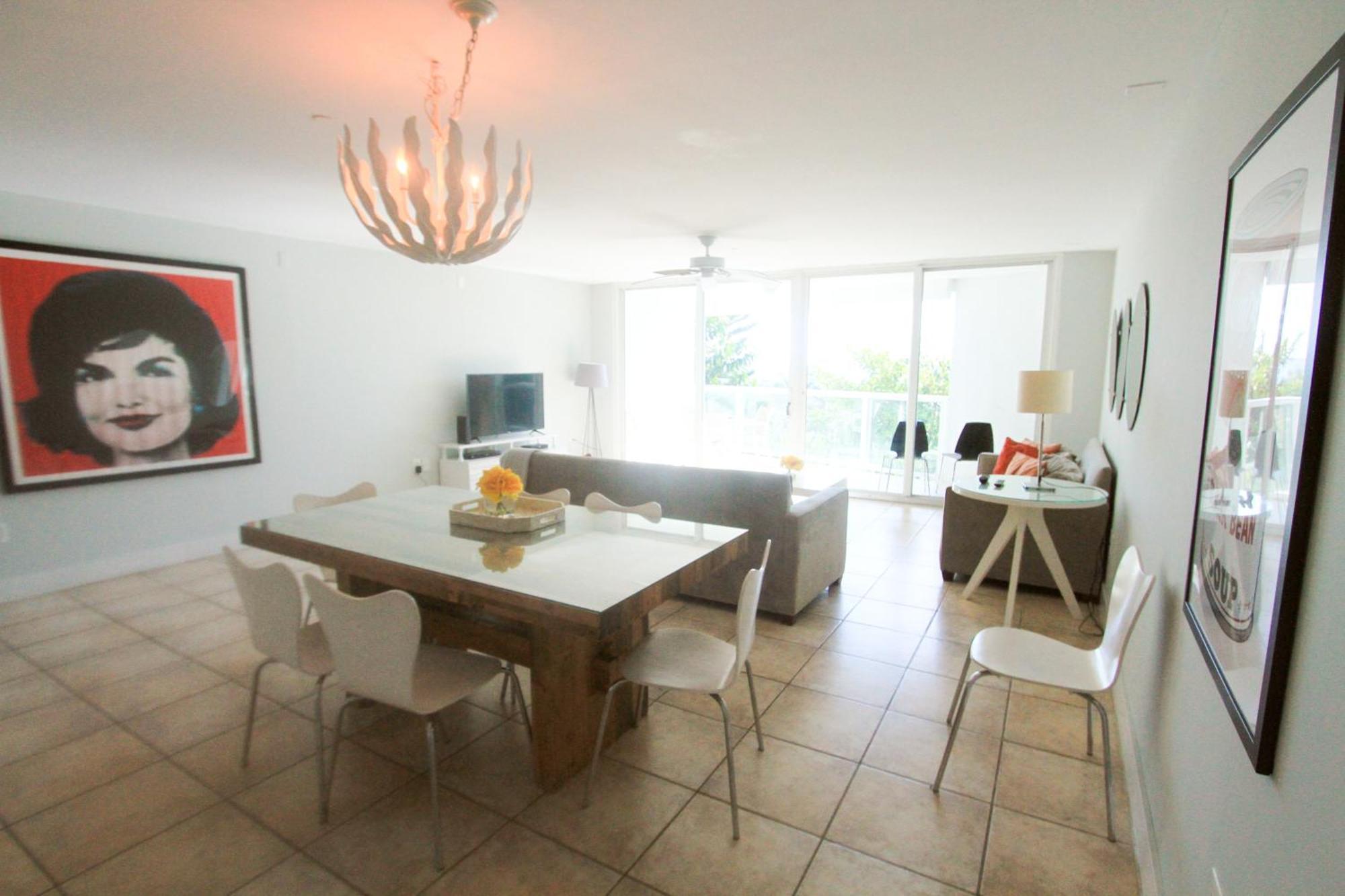 Castle Pavillon 8 Beachfront - Private Beach Access Loft With 2-Story, Pool, Tennis, Free Parking Access Miami Beach Exterior foto